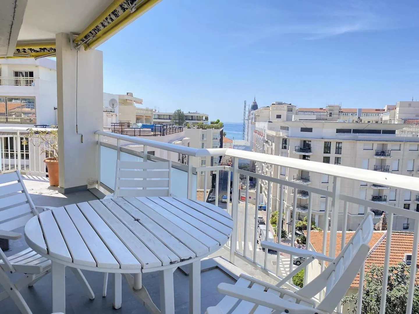 Apartment Cannes Proche Croisette - Appartement 3 Pieces Vue Mer Terrasse Helv7